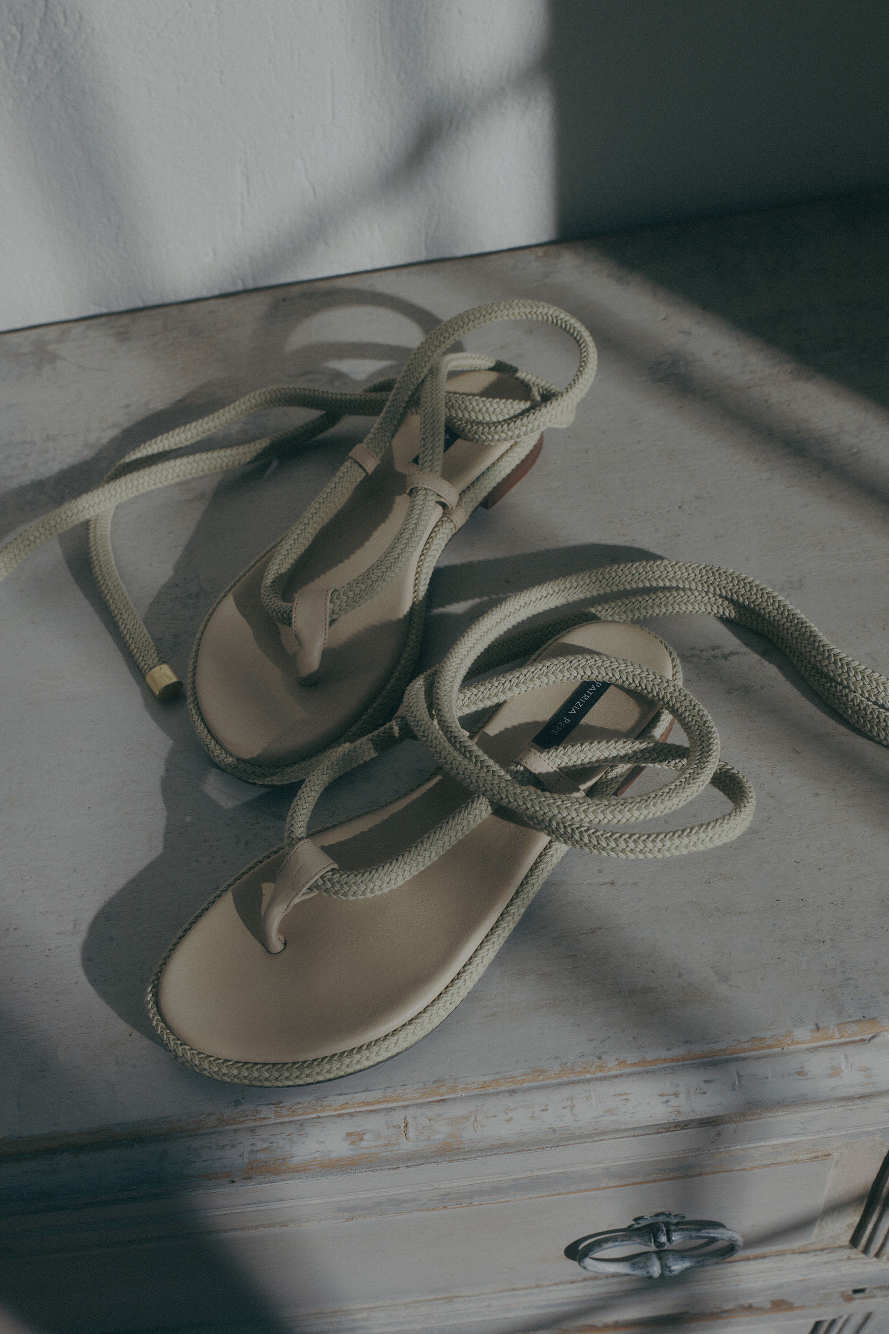 Sandalo infradito in corda