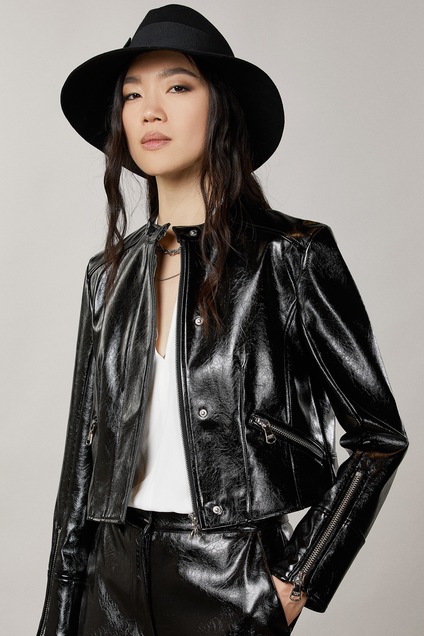 Cappello in feltro tesa larga