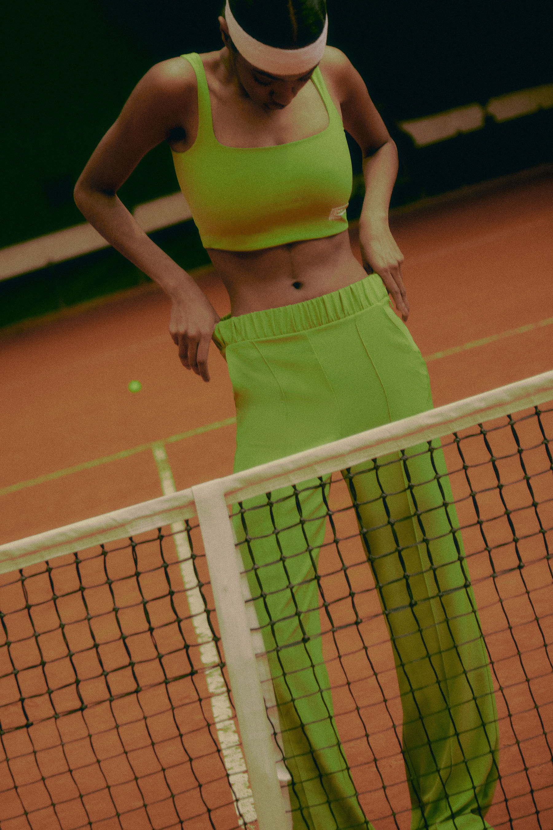 Top con nodi su schiena