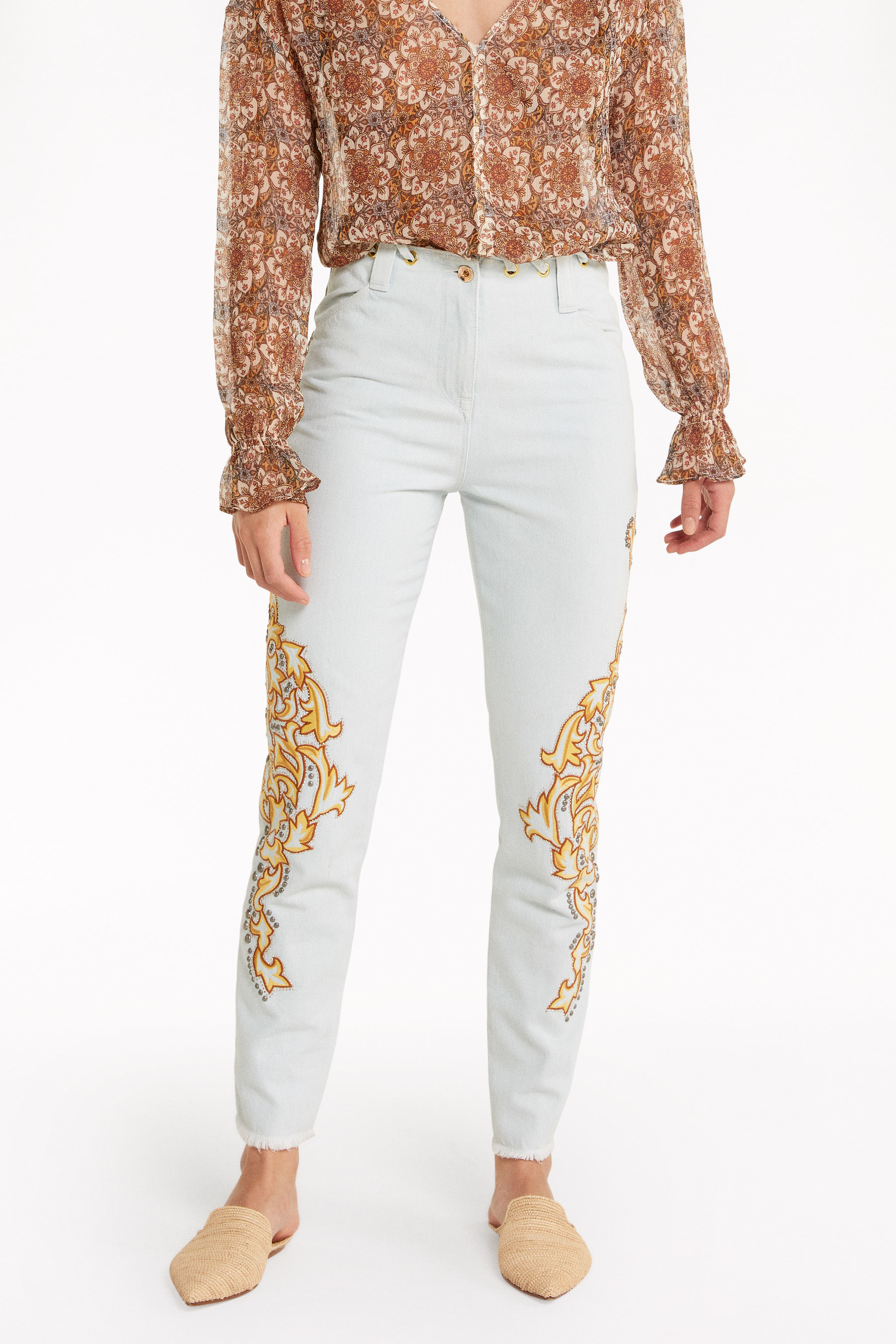 Jeans with embroidery