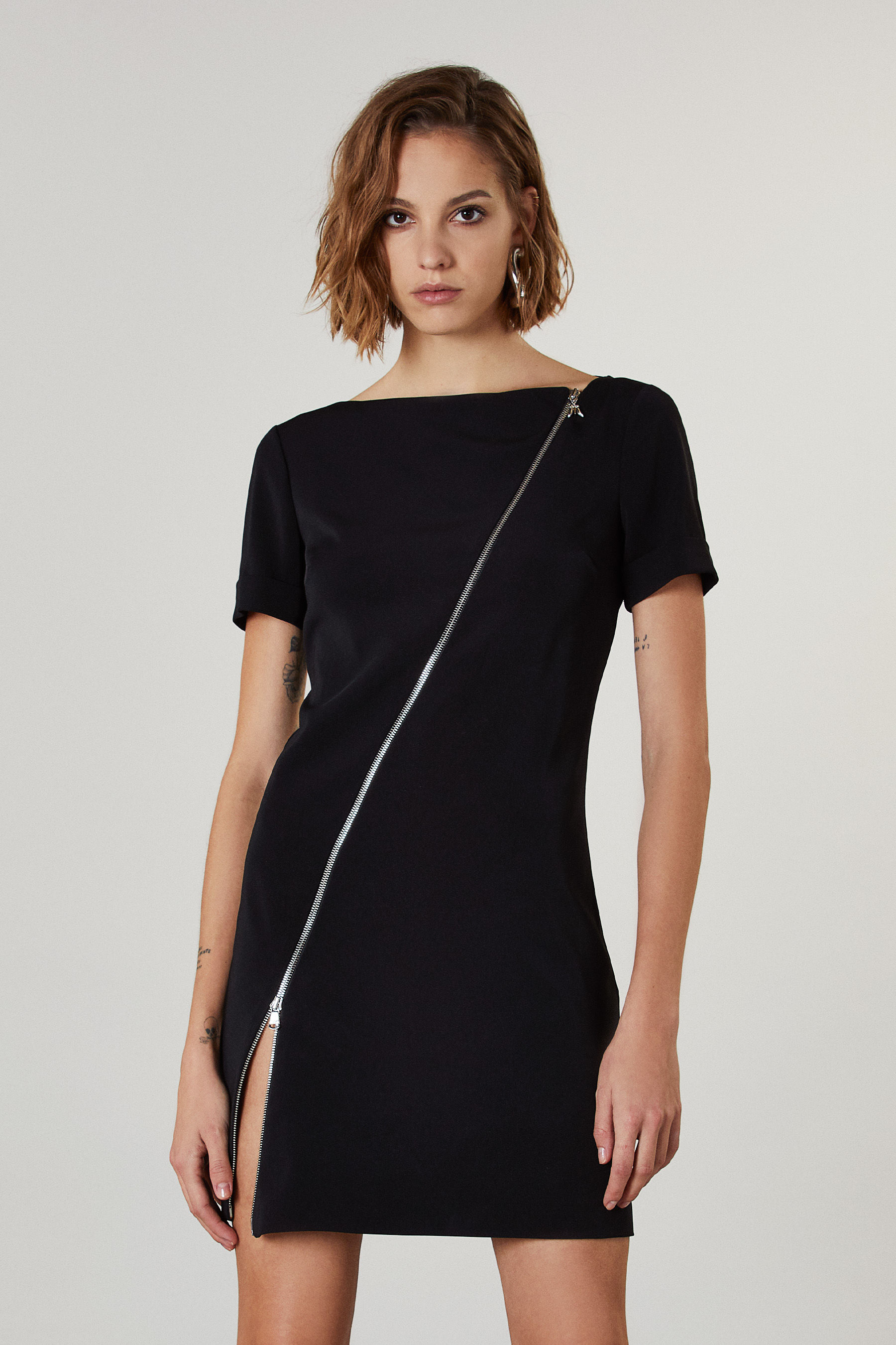 Abito mini con zip ESSENTIAL Nero | Patrizia Pepe