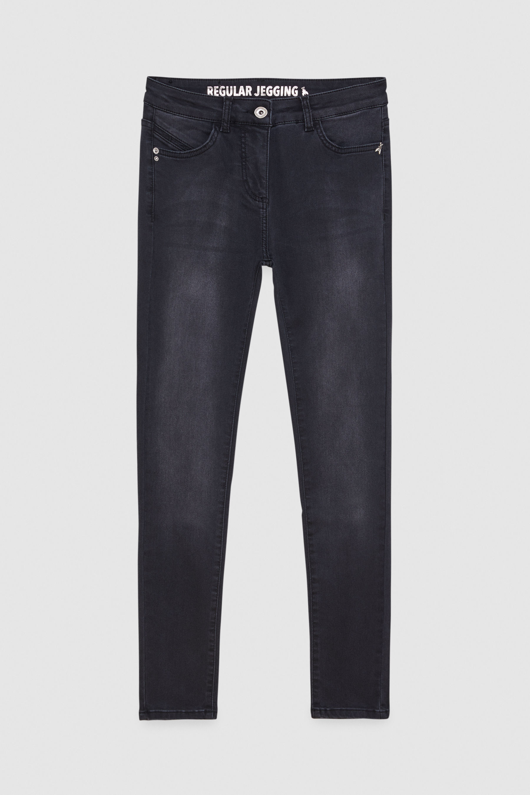 black jeggings with back pockets