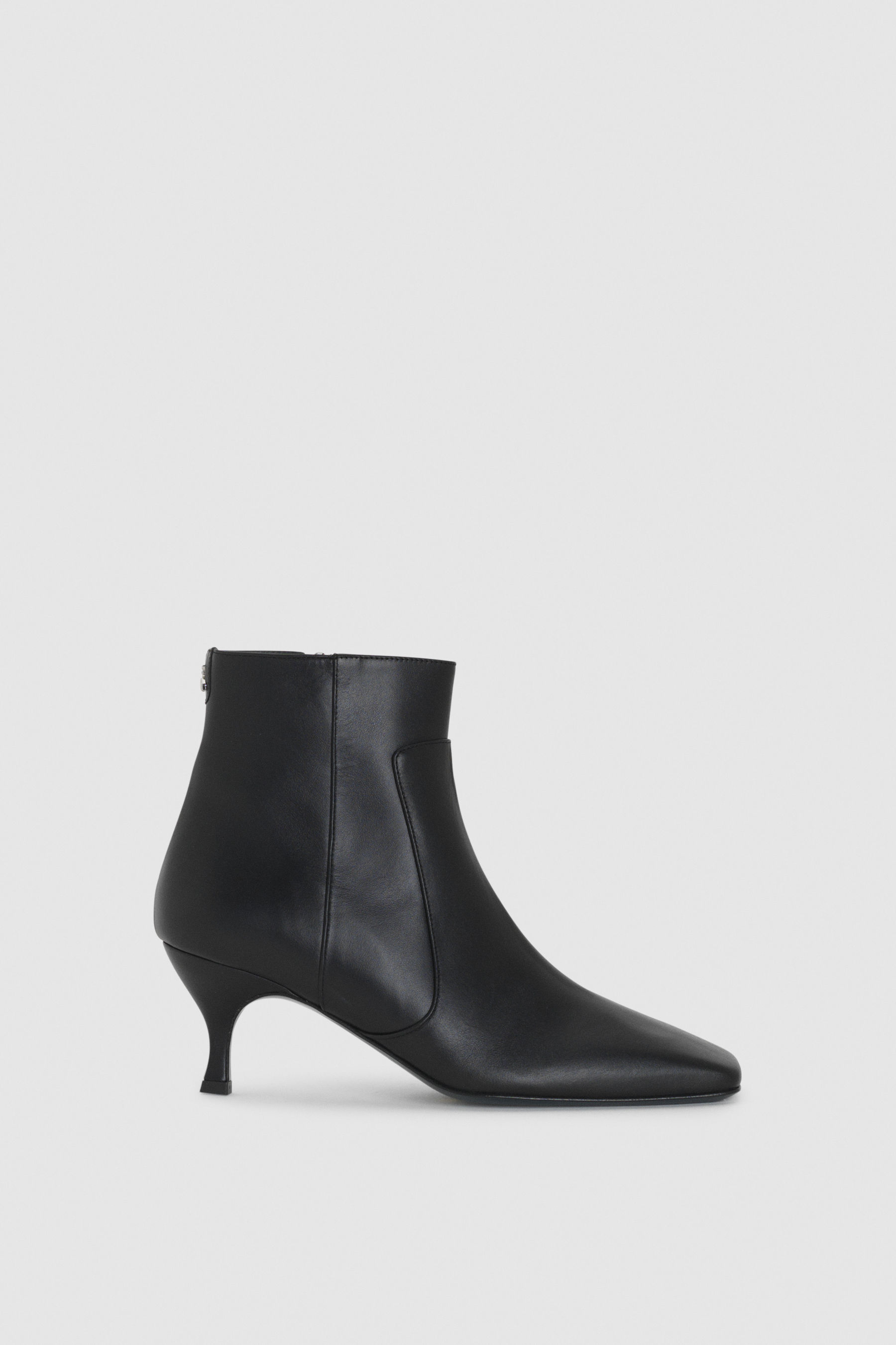 heeled ankle boots pointed