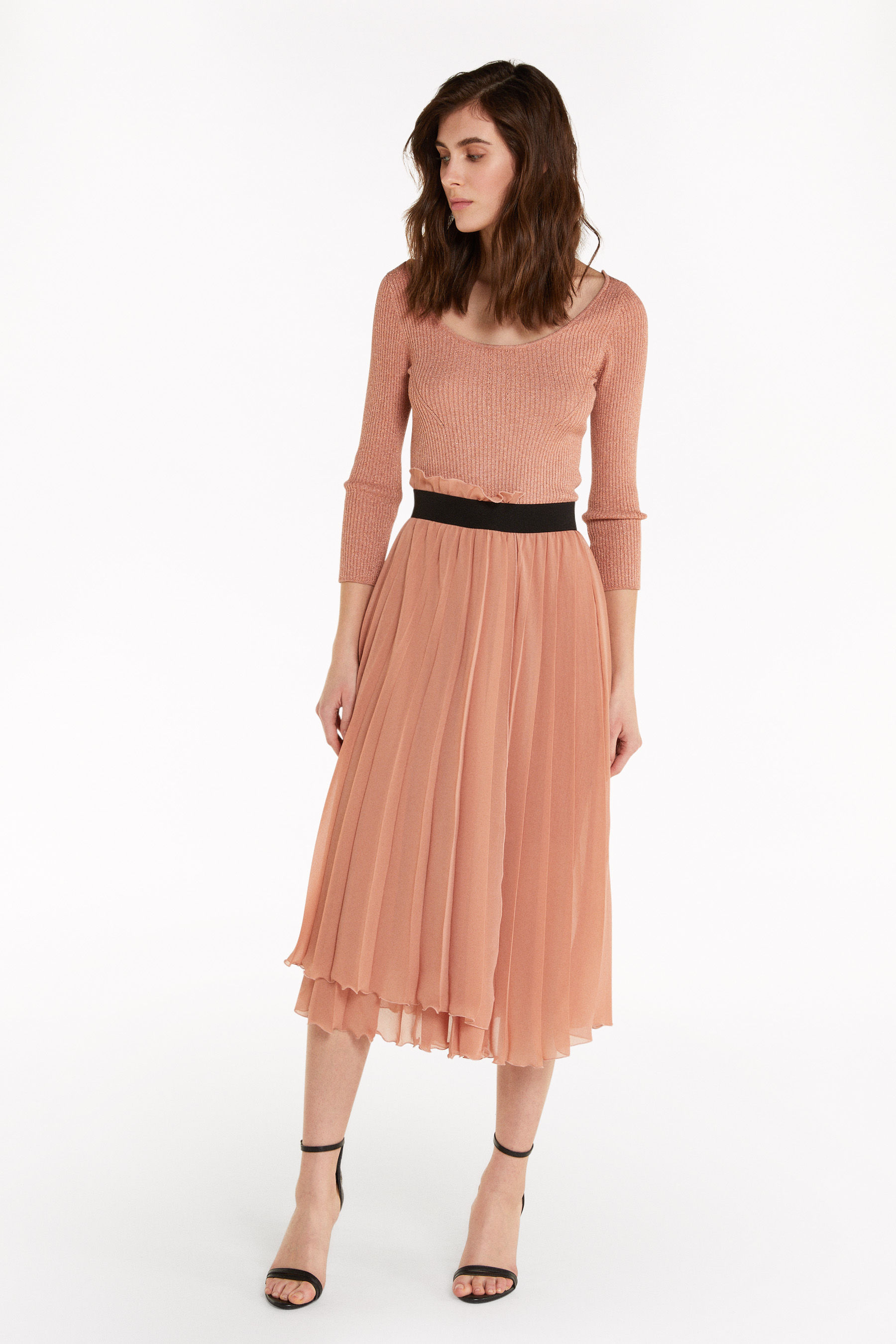 Long pleated lurex dress
