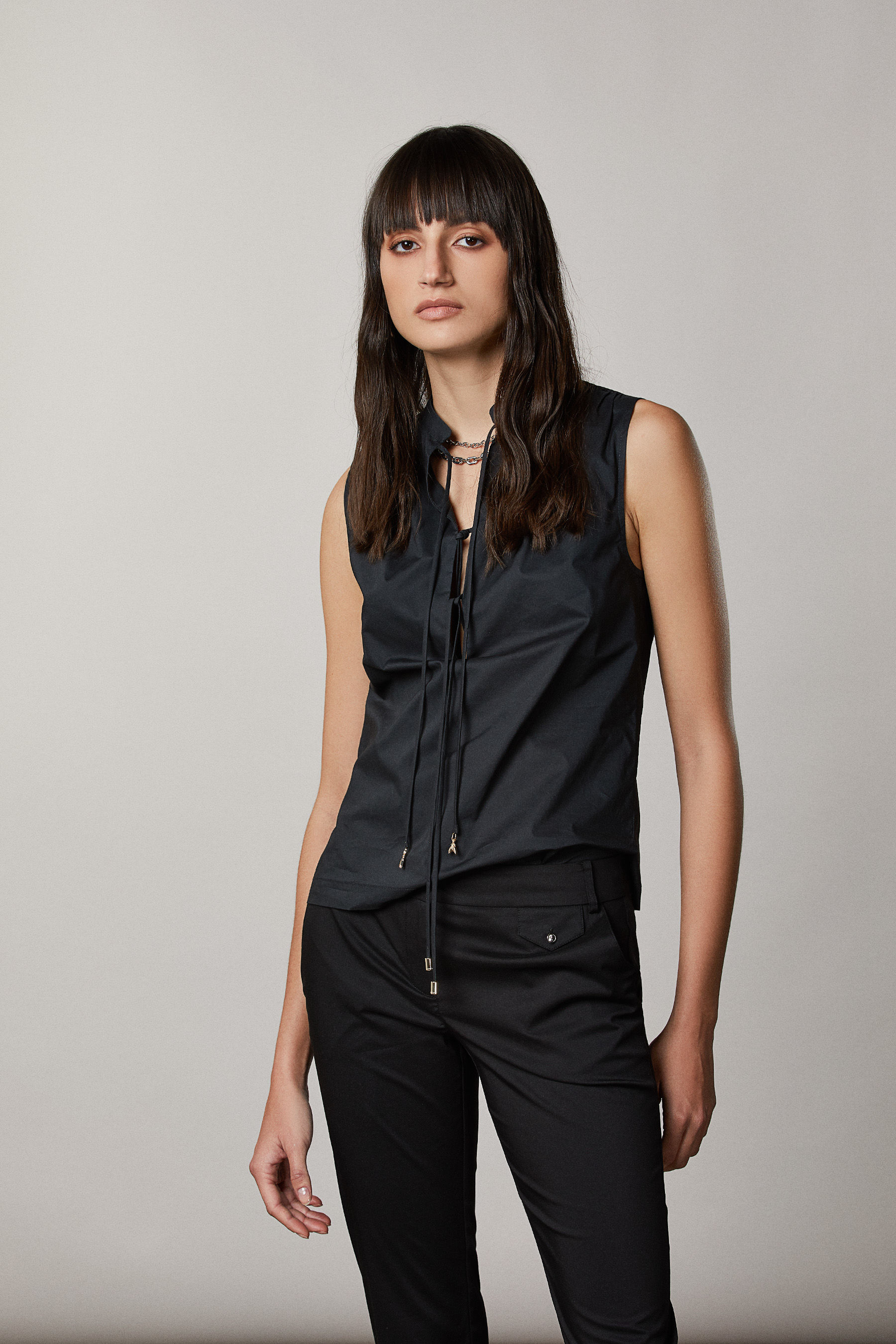Black Sleeveless Mandarin collar blouse | Patrizia Pepe