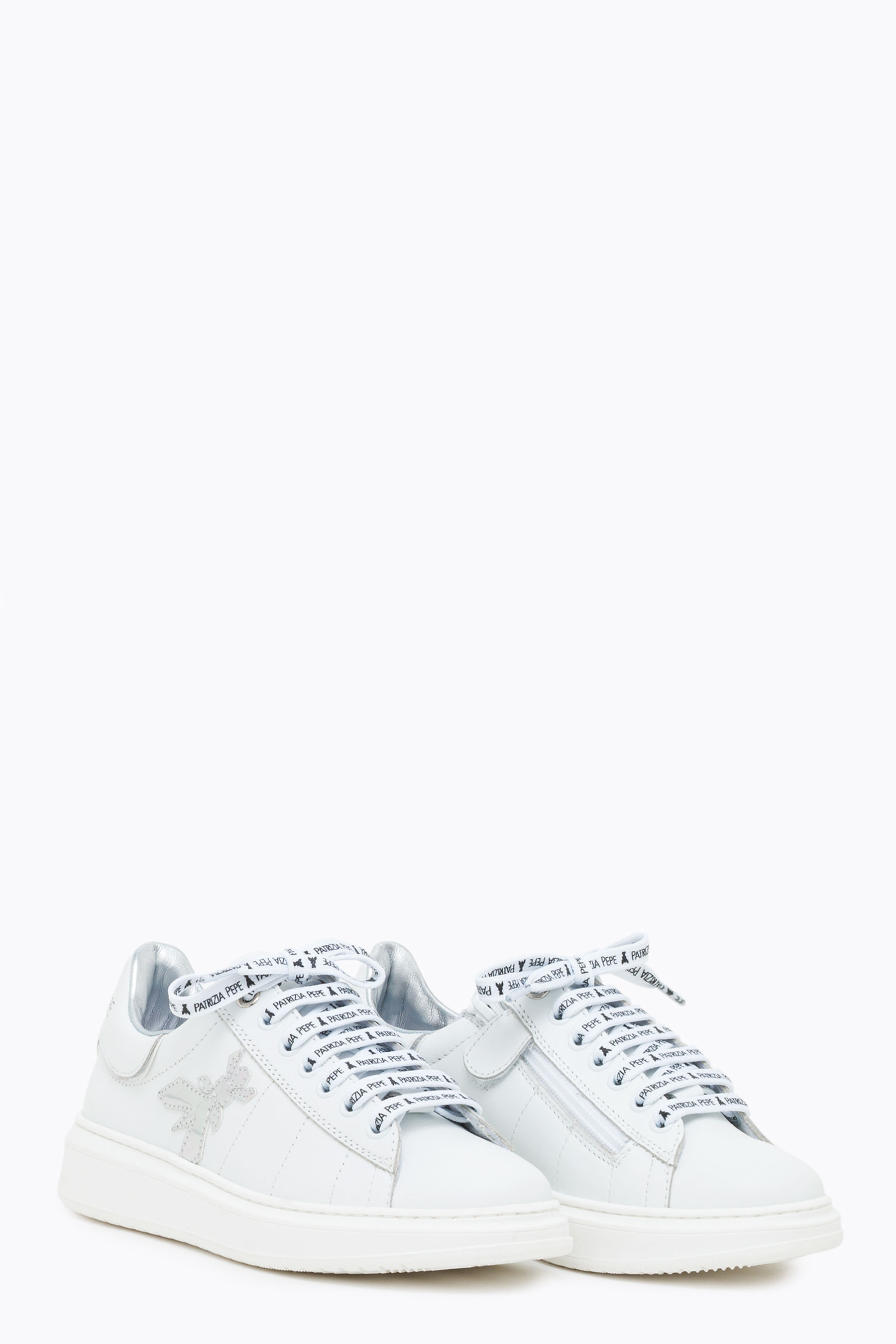 Low-top sneakers