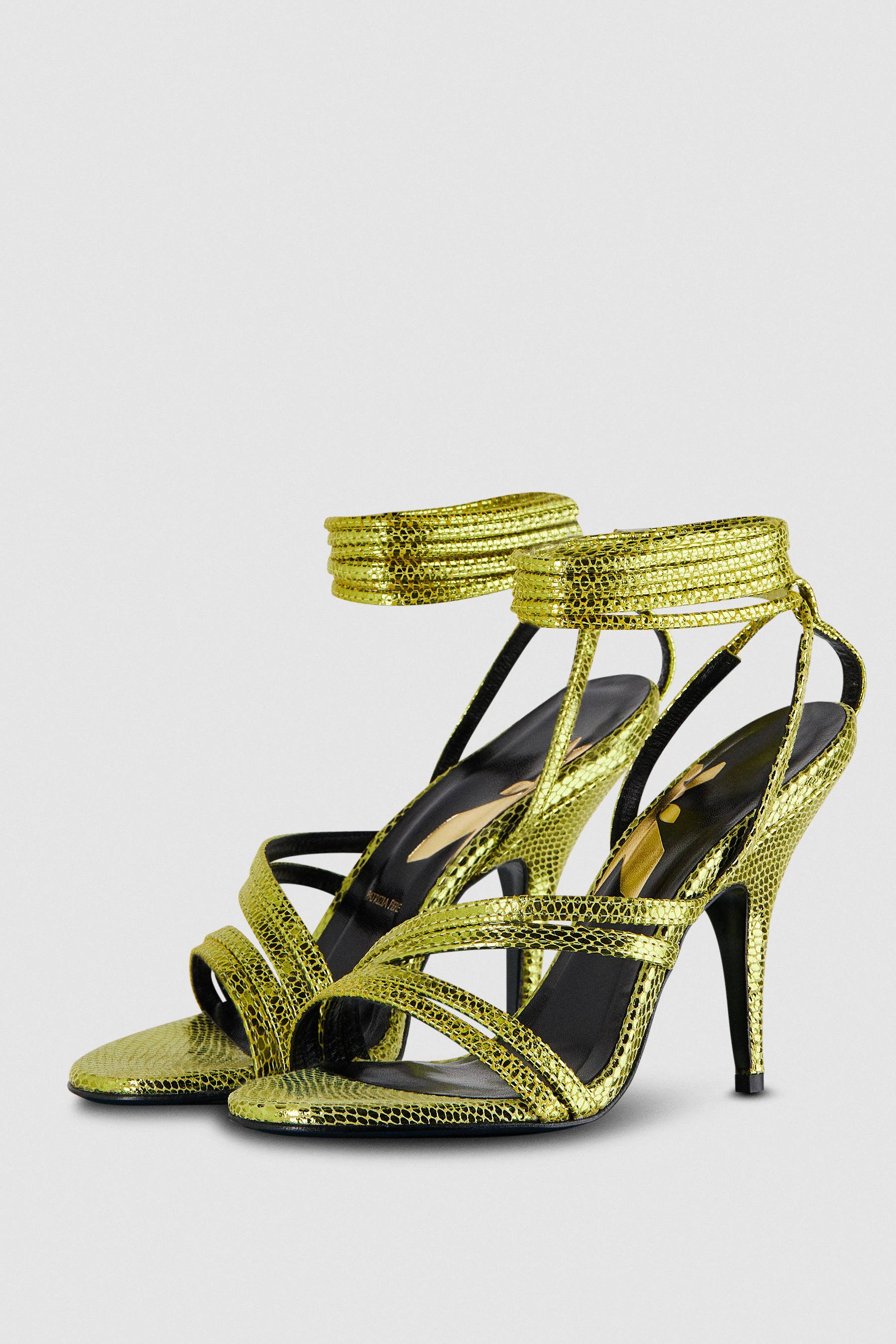 sandali con tacco dorati