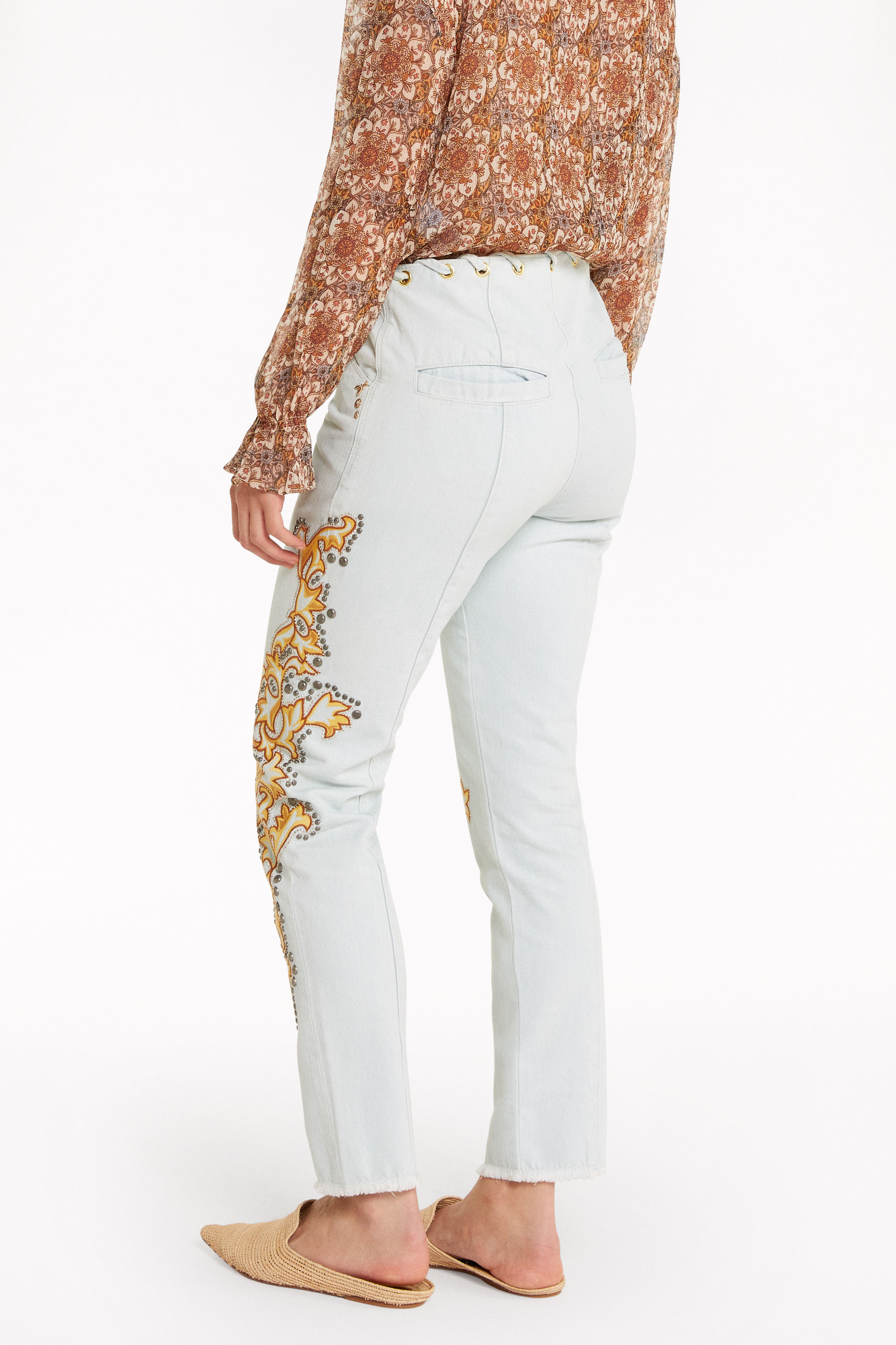 Jeans with embroidery
