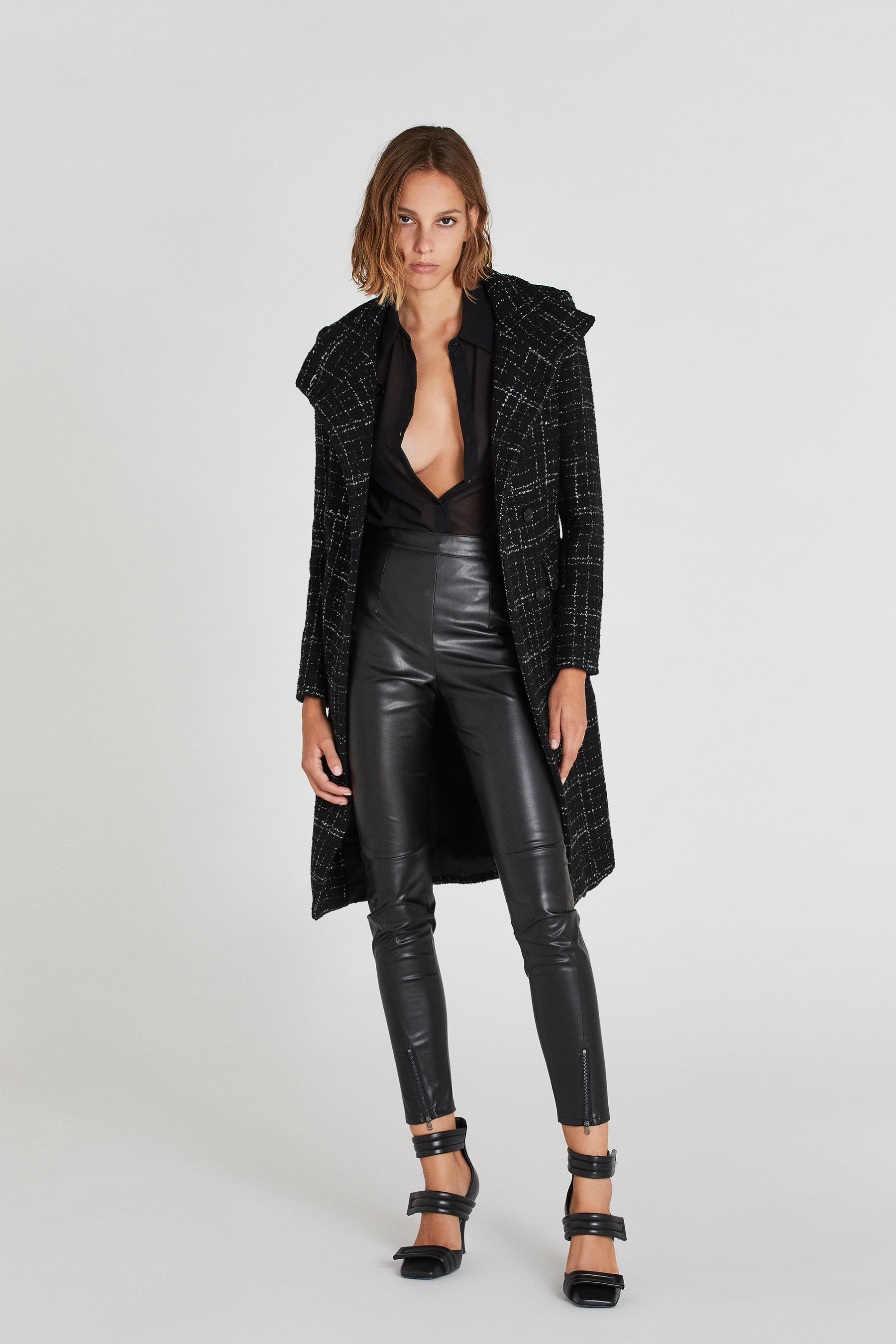Abrigo cuello alto largo gris oscuro $264 | Sumissura