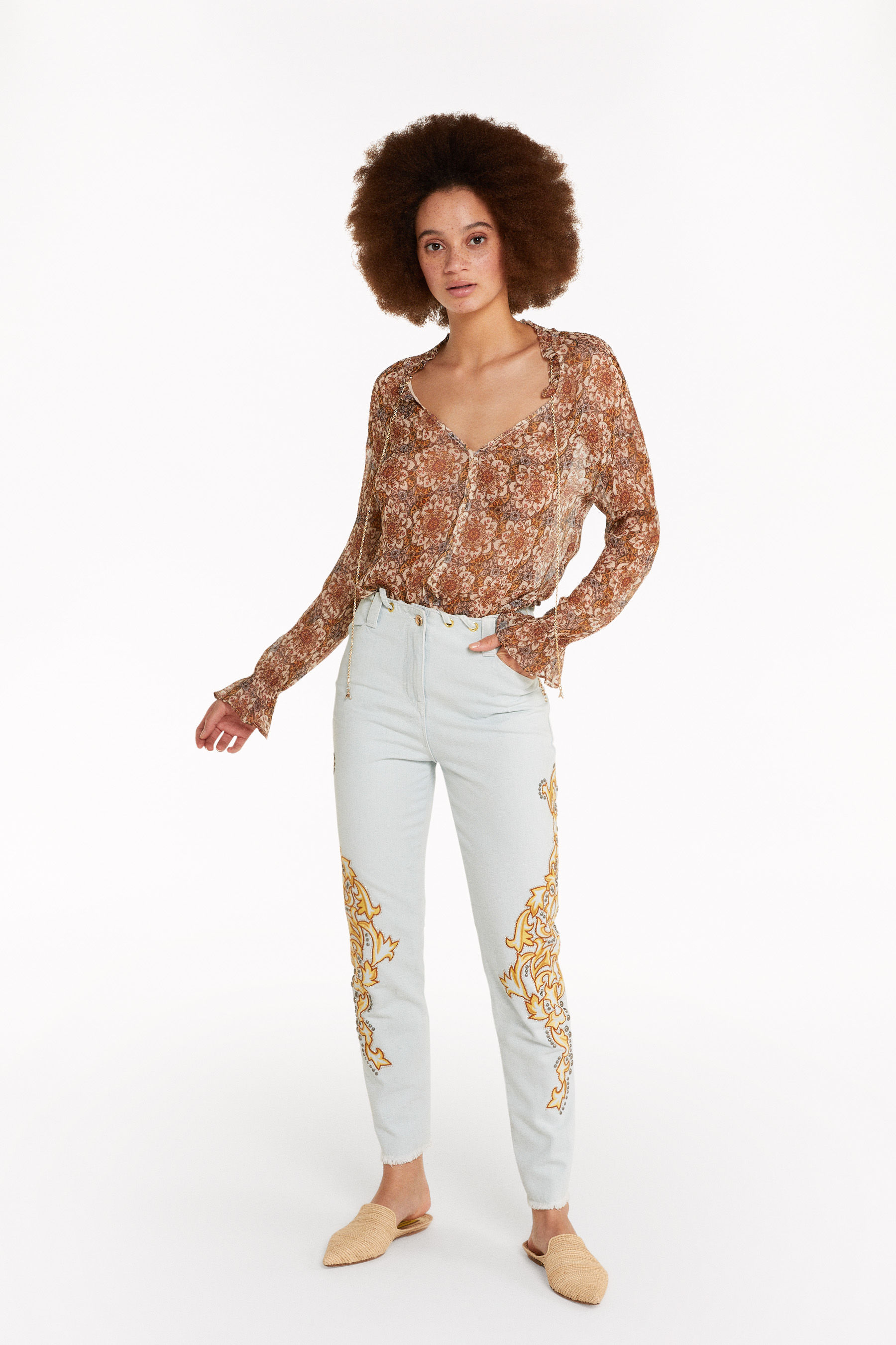 Jeans with embroidery