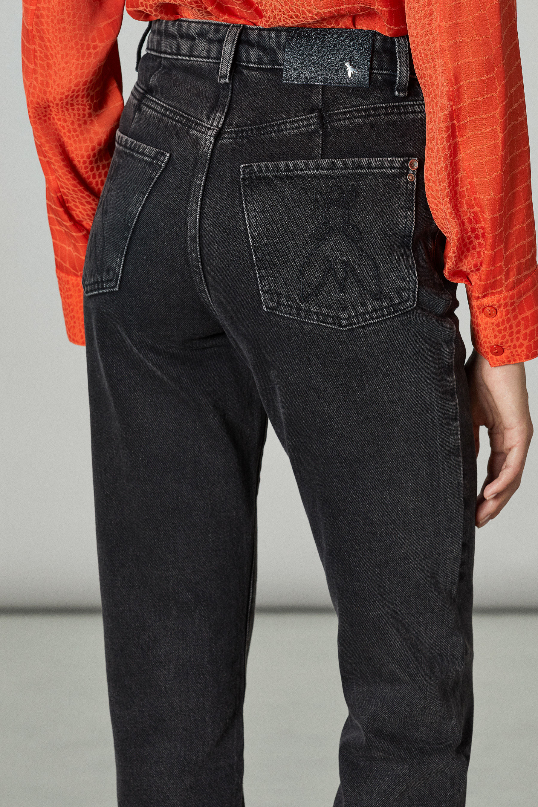 Black ESSENTIAL denim pants | Patrizia Pepe