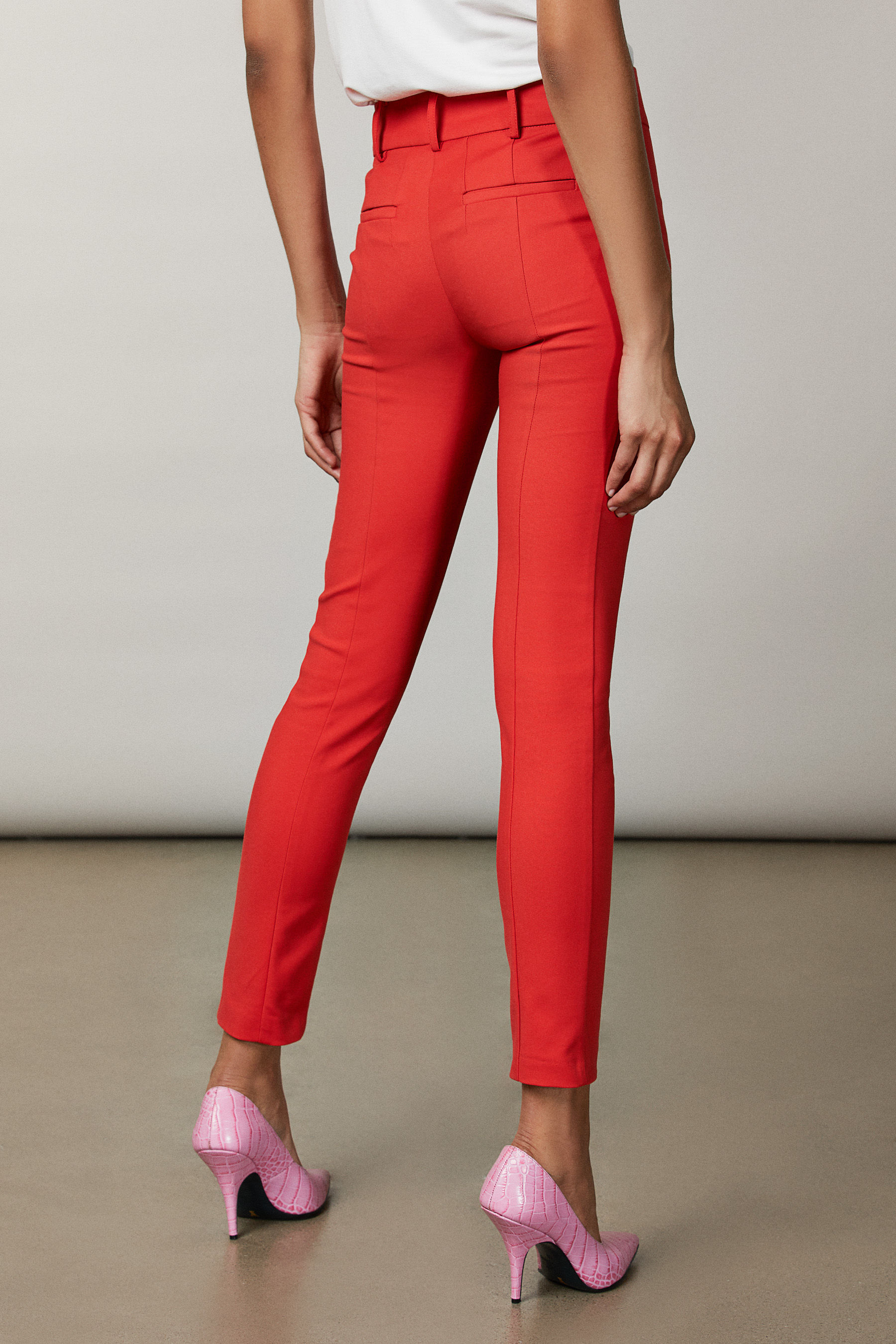 Womens Trousers Slacks and Chinos Red Slacks and Chinos Patrizia Pepe Trousers Patrizia Pepe Cotton Cropped Trousers in Orange 